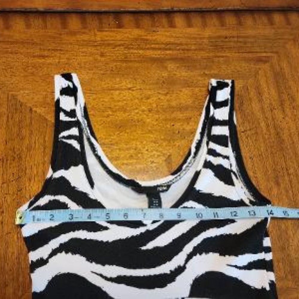 H&M Zebra Print Pullover Dress - Picture 12 of 12